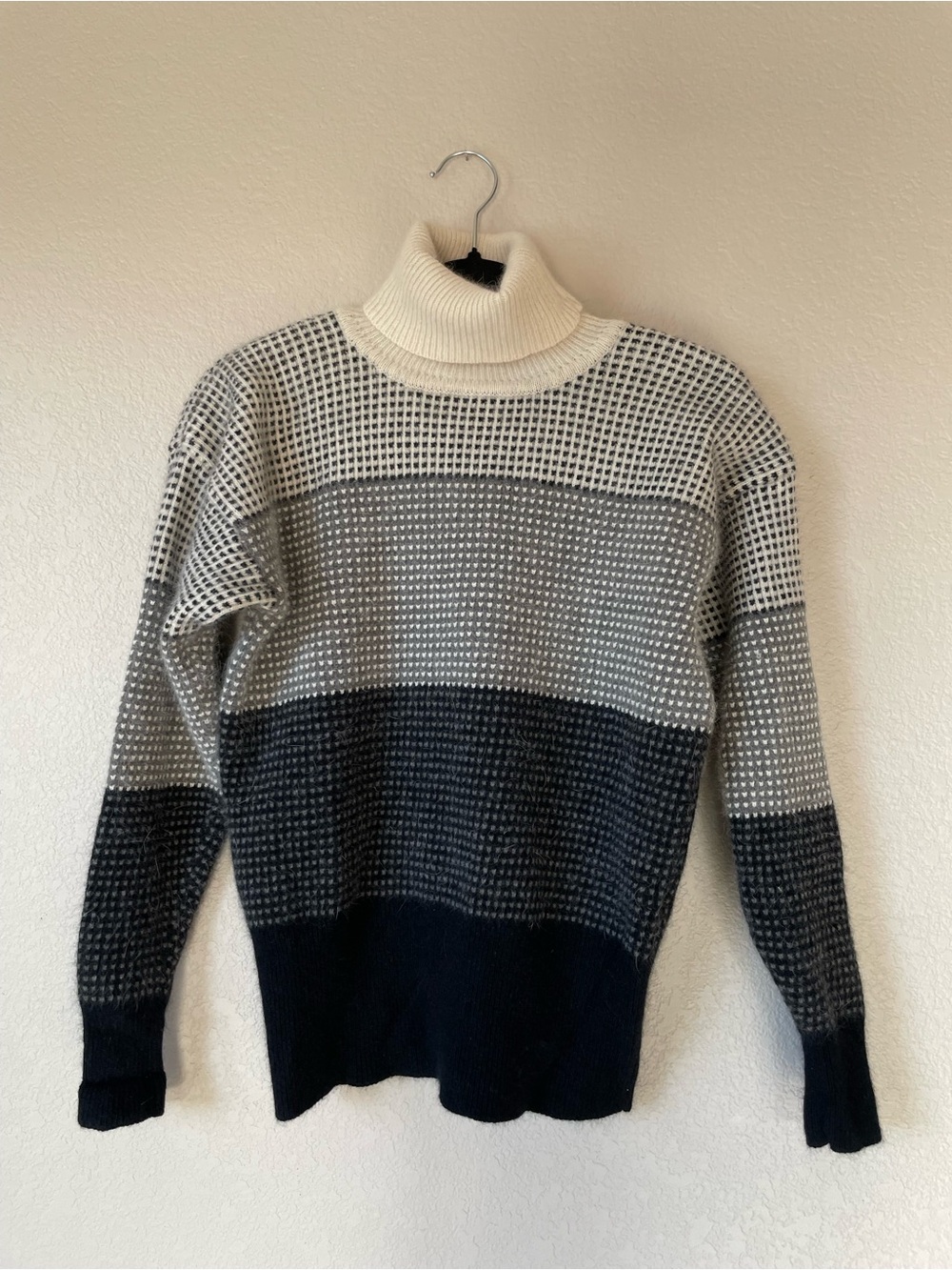 Vintage Liz Claiborne Colorblock Lambswool Angora Wool Blend Sweater